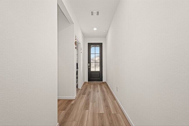 Building Photo - 9747 Pettus Crk Dr