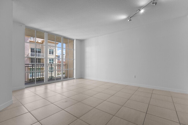 Building Photo - 410 Evernia St