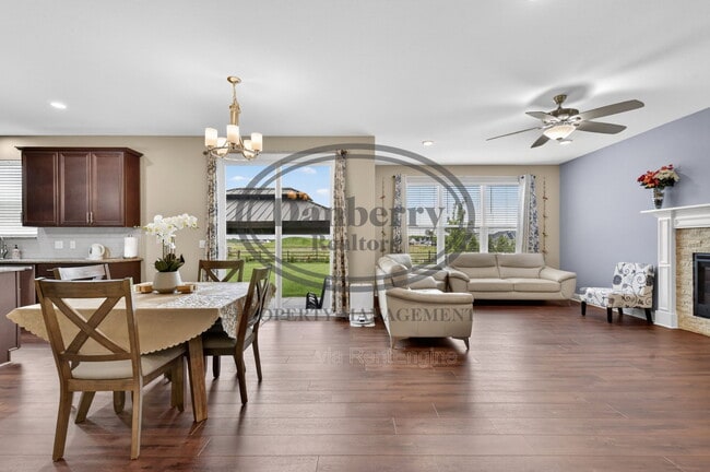 Building Photo - 24989 Reddington Ct