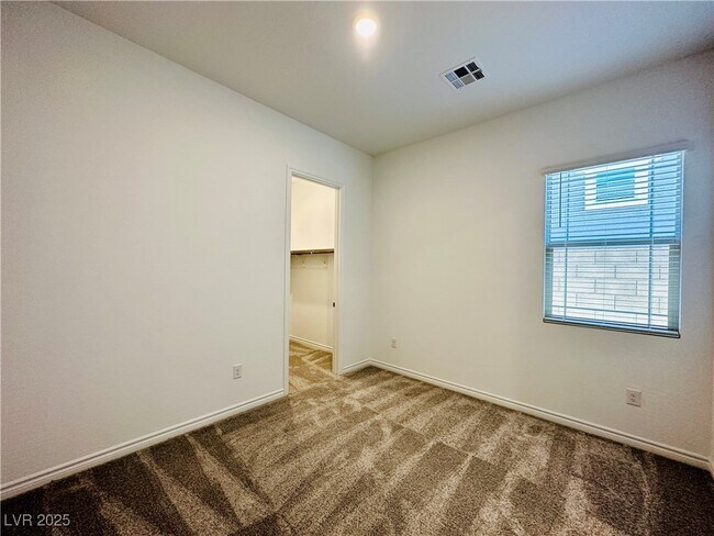 Building Photo - 981 Woodburn Ln