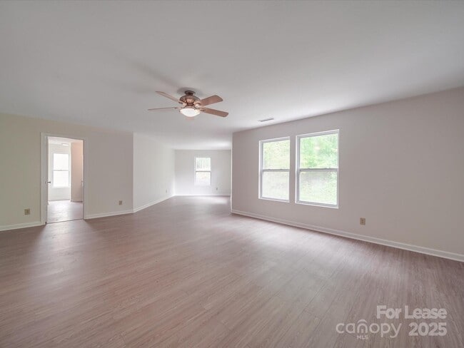 Building Photo - 3227 Deshler Morris Ln