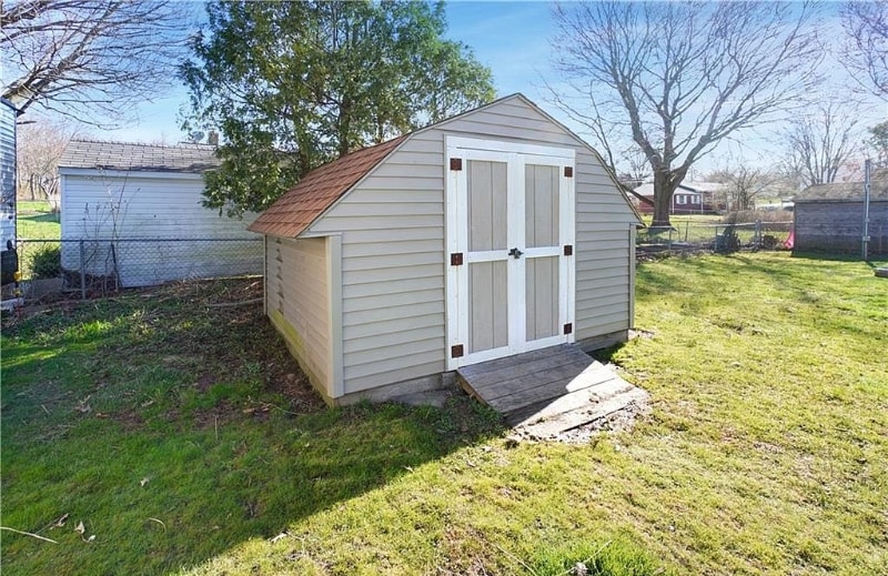 Building Photo - 99 Putney Dr