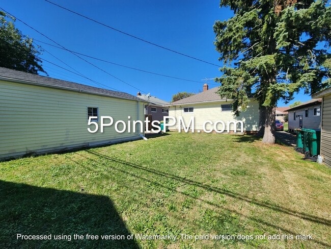 Building Photo - 18312 Hazelwood Ave