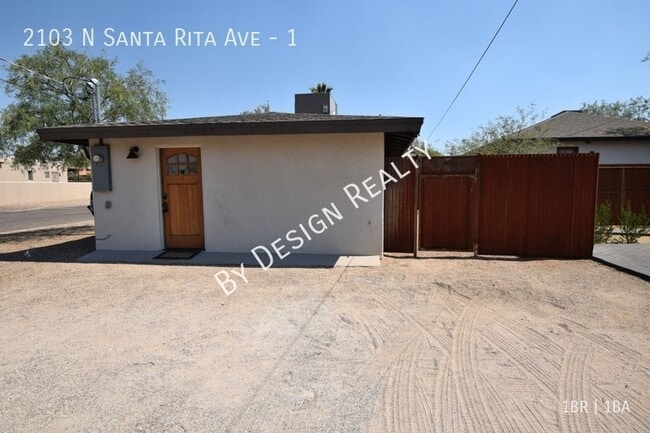 Building Photo - Renovated and Furnished 1 Bed 1 Bath Casita - 1 Mile To UofA