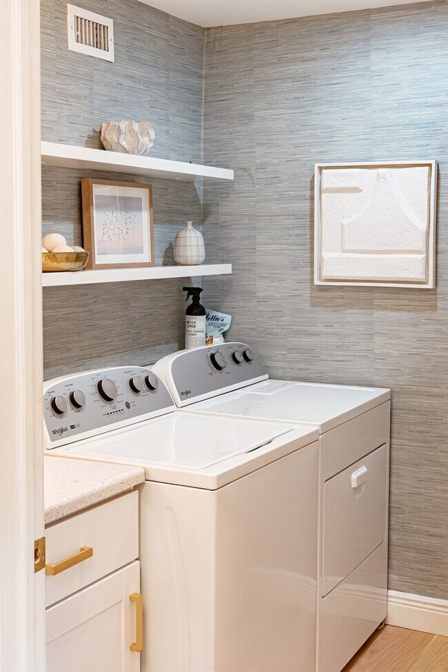 Building Photo - 610 38th St