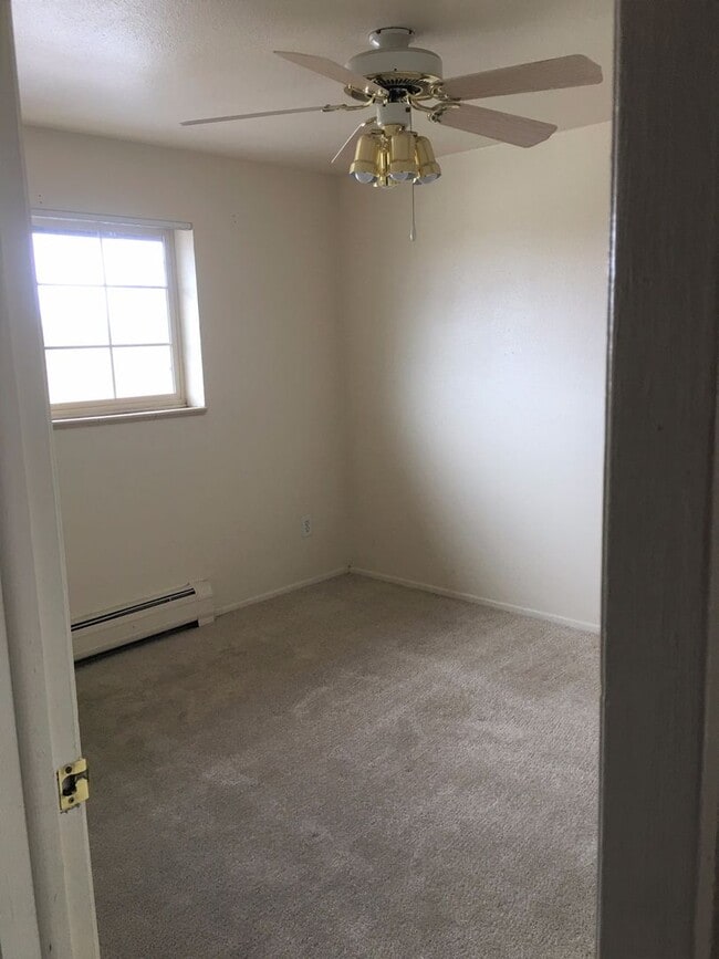 Building Photo - ONE MONTH FREE! Pet-friendly 1 BD/1 BA in ...