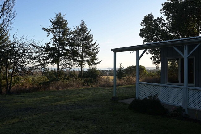 Building Photo - 2 bed 1 bath in a country setting