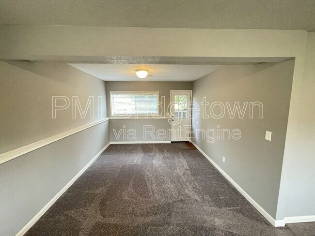 Building Photo - 15300 SE Lee Ave
