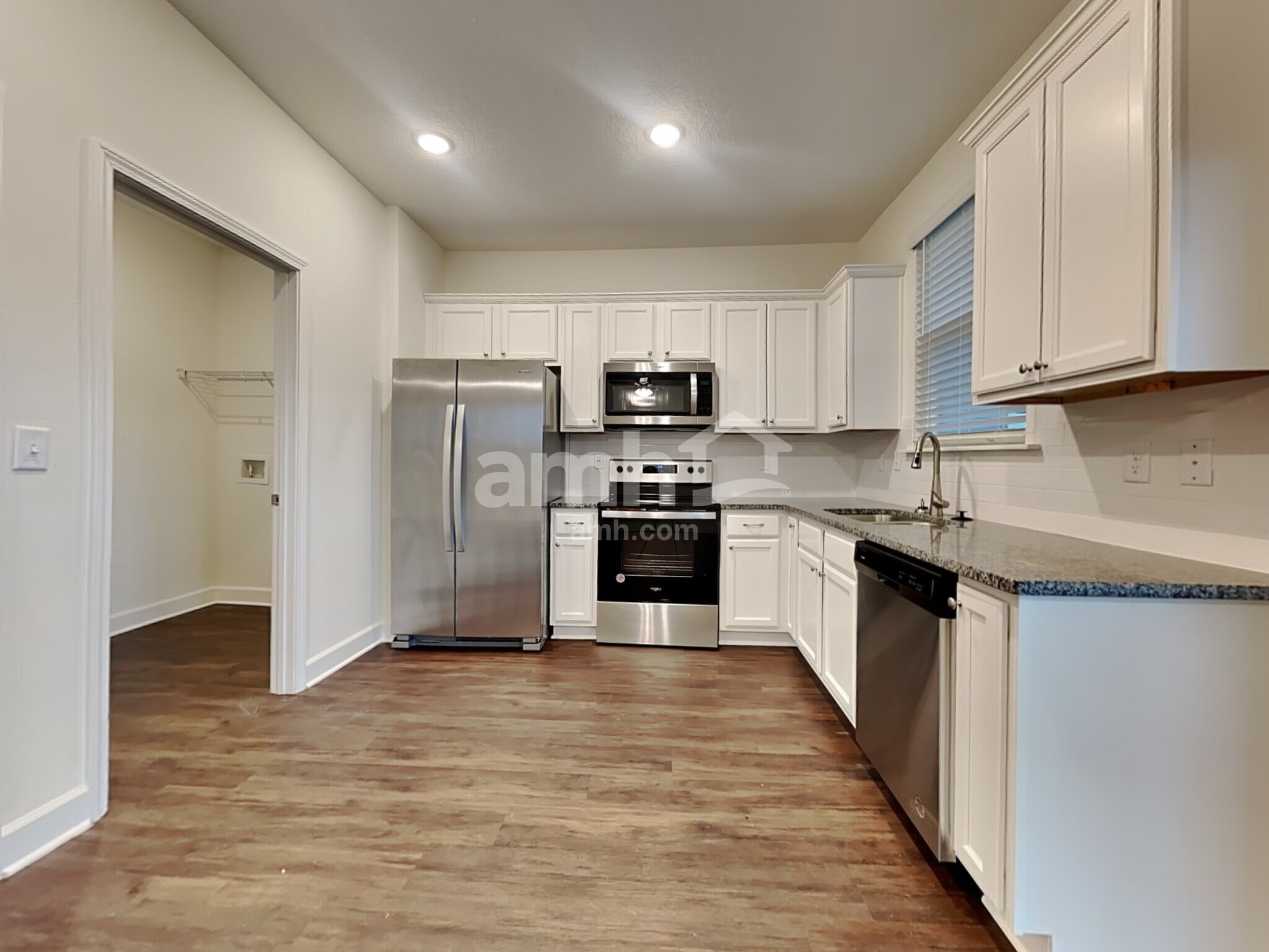 Building Photo - 1003 Tan Tara Trl