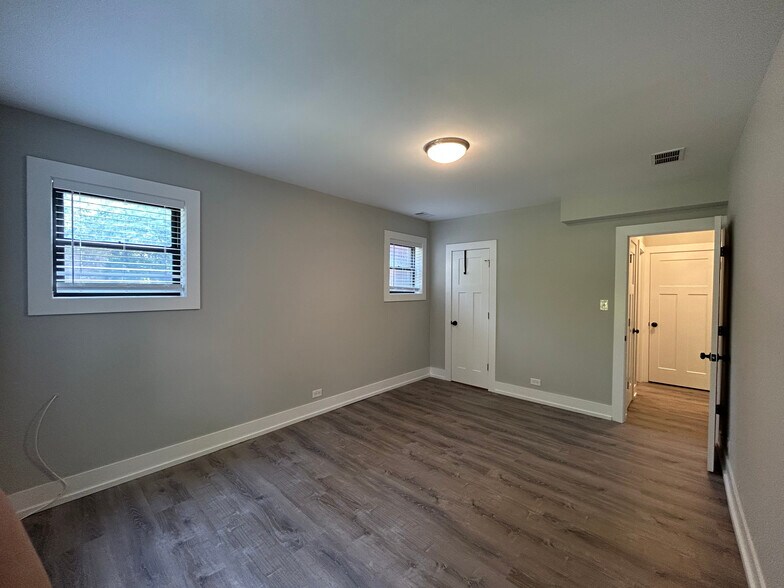 Building Photo - 1128 Maple Ave