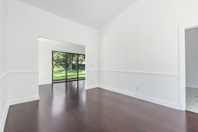 Building Photo - 4283 Brentwood Park Cir