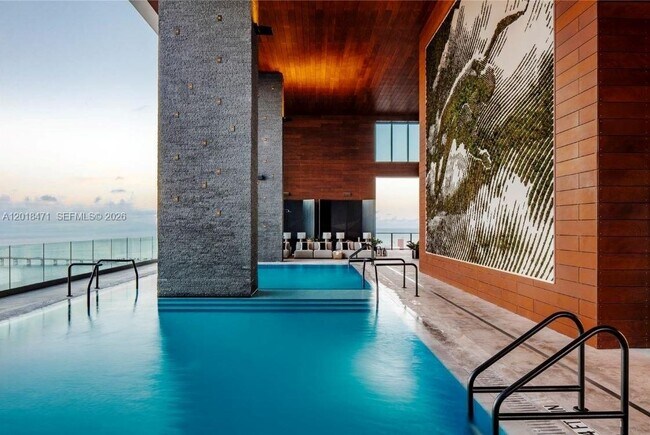 Building Photo - 1451 Brickell Ave