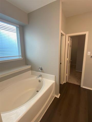 Building Photo - 10243 Waterbury Dr