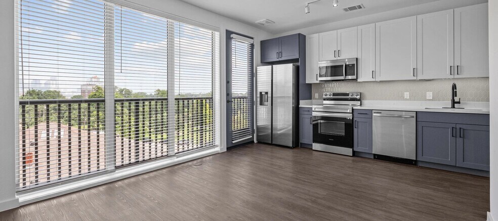 Building Photo - 1100 N Zang Blvd