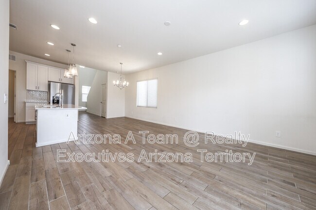 Building Photo - 7867 S Walnutview Dr