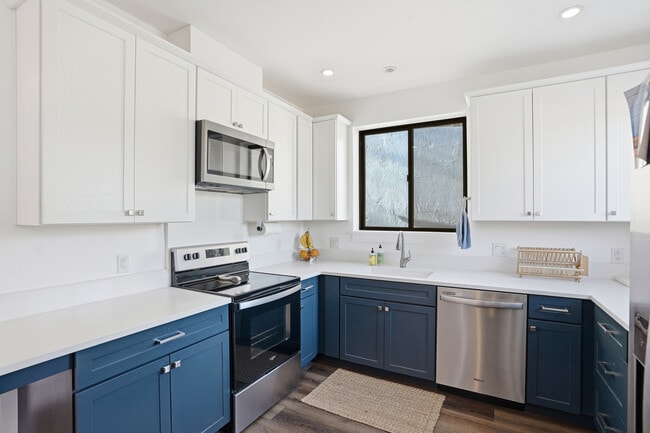 Building Photo - 259 Almond St