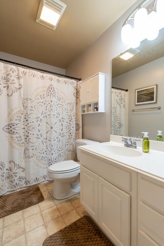 Building Photo - Savannah Place 3/2 House