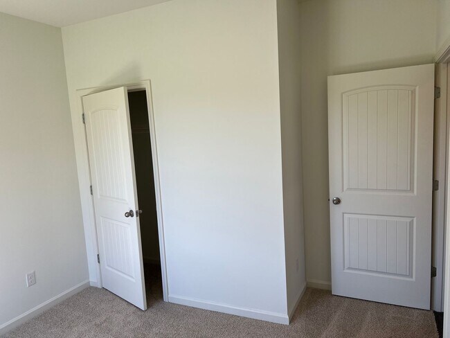 Building Photo - Newer 4BR / 2BA One-Level Home – Granite, Stainless Appliances, Large Backyard, Cul-de-Sac