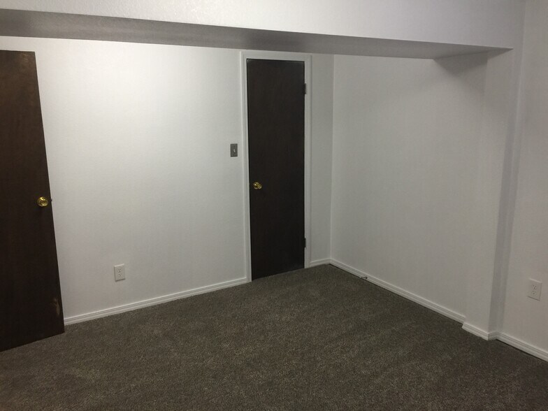 Master Bedroom - 2604 Tremont St