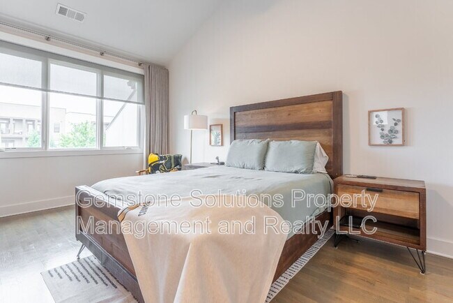 Building Photo - 815 Melpark Ct