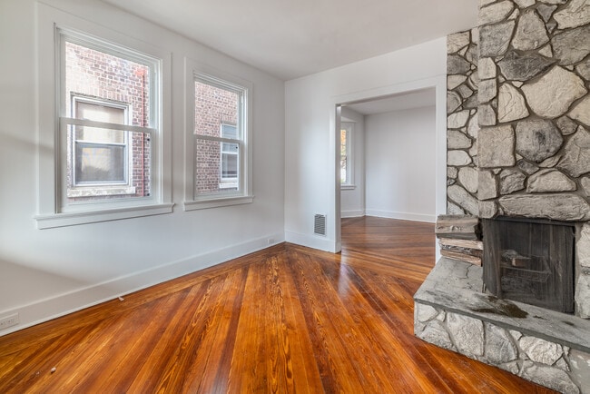 Building Photo - 400 East Ave