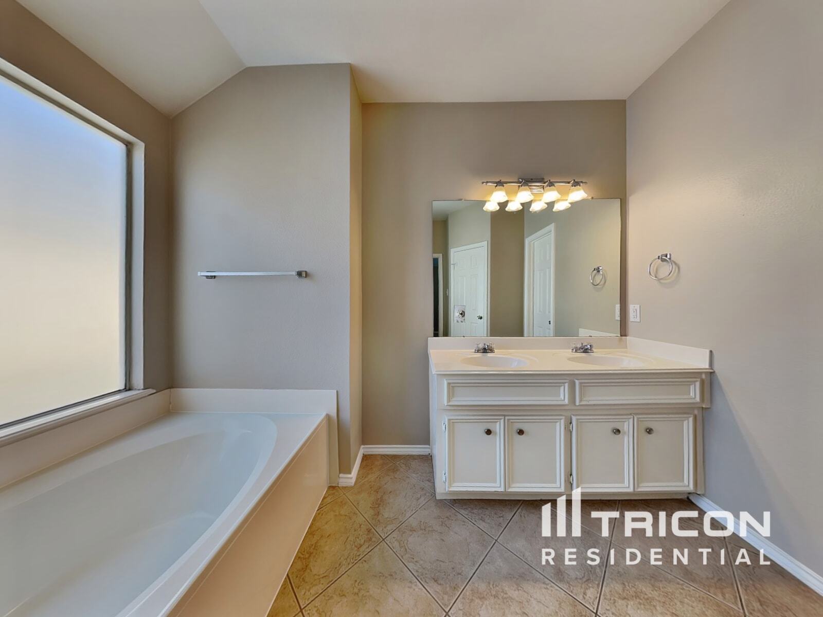 Building Photo - 12723 Whistling Springs Dr