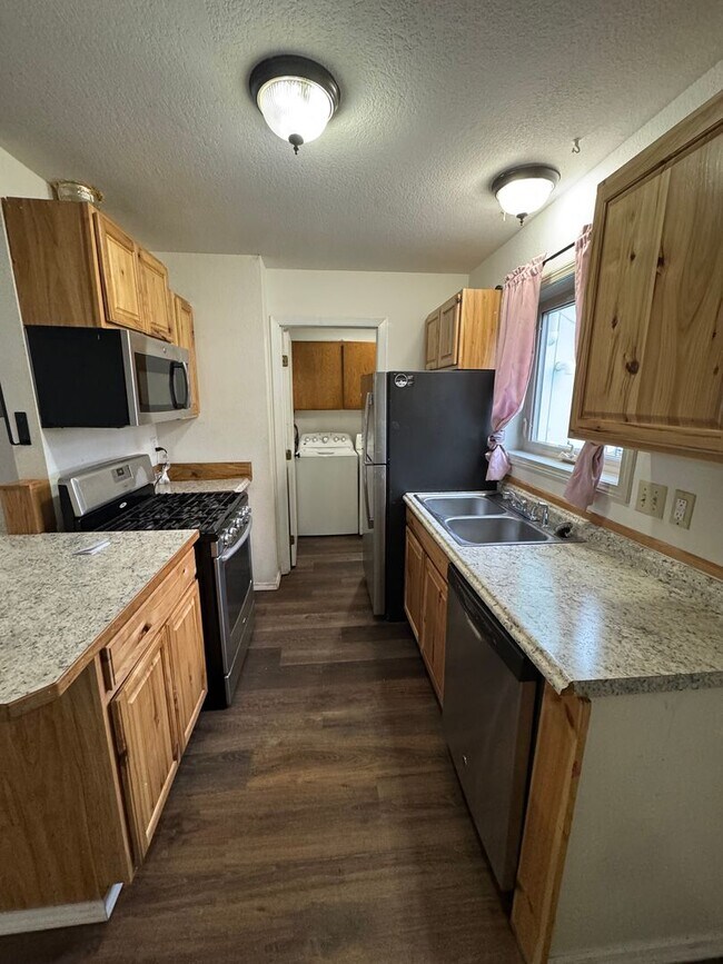 Building Photo - 8101 E 16th Ave