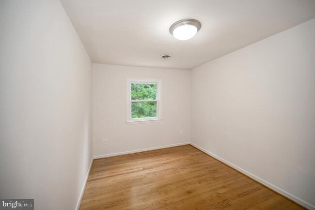 Building Photo - 455 Ridgemore St