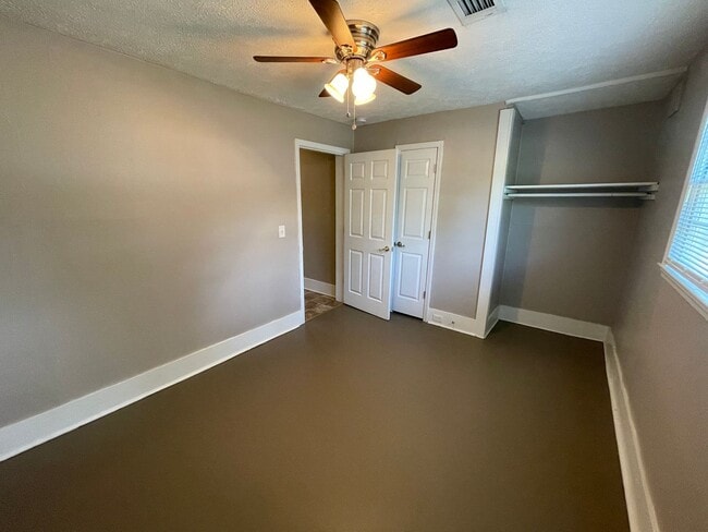 Building Photo - Updated 3/1 House in Cedartown- $1,395