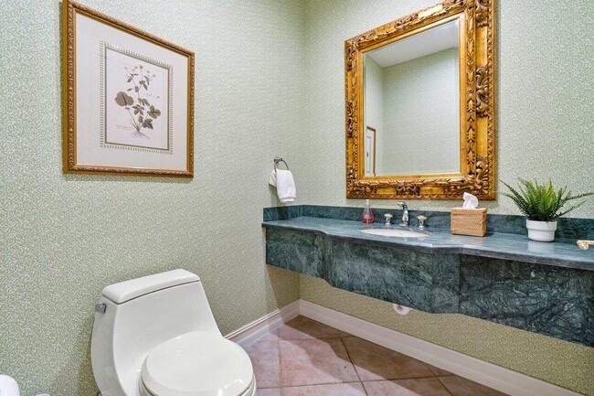 Building Photo - 1009 Grand Isle Terrace