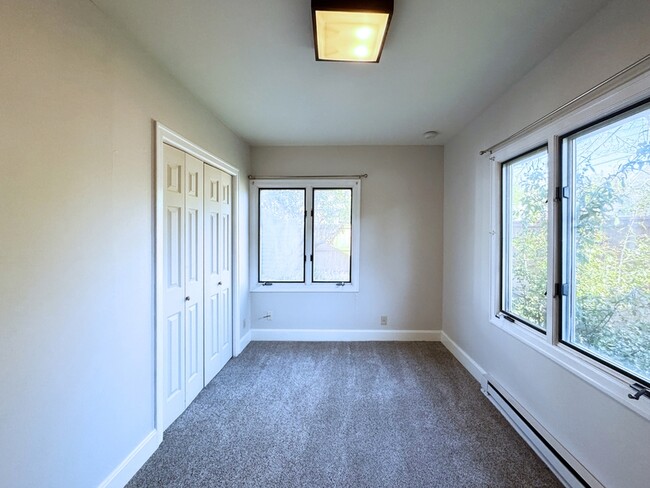 Building Photo - 2393 Emerald St