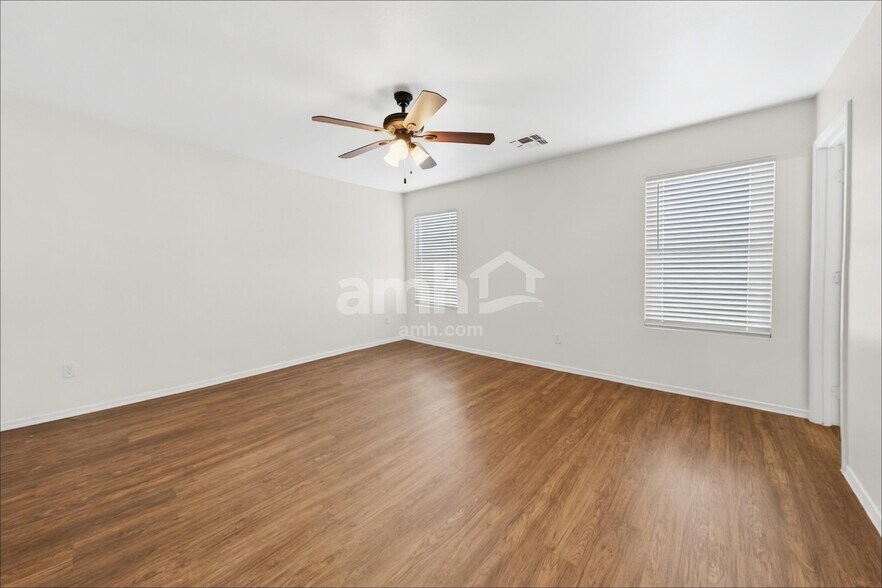 Building Photo - 11514 W Bloomfield Rd