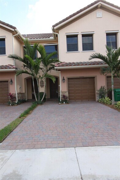 Building Photo - 5886 NW 56th Pl
