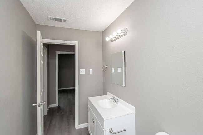Building Photo - For Rent: Spacious Studio with 2 Baths in ...
