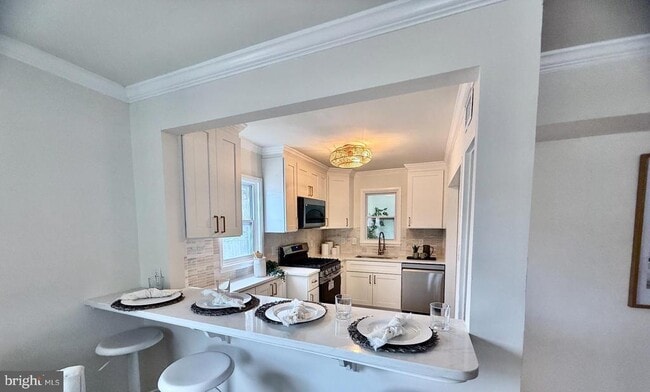 Building Photo - 2415 Fairhaven Ave