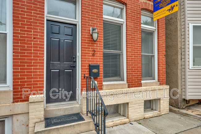 Building Photo - 2 W Clement St