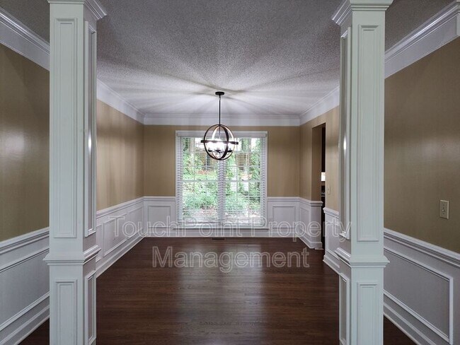 Building Photo - 7235 Kinsmore Ln