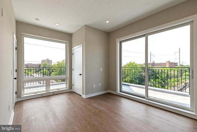 Building Photo - 308 W Chelten Ave