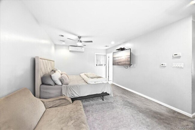 Building Photo - 1127 Fordham Ln