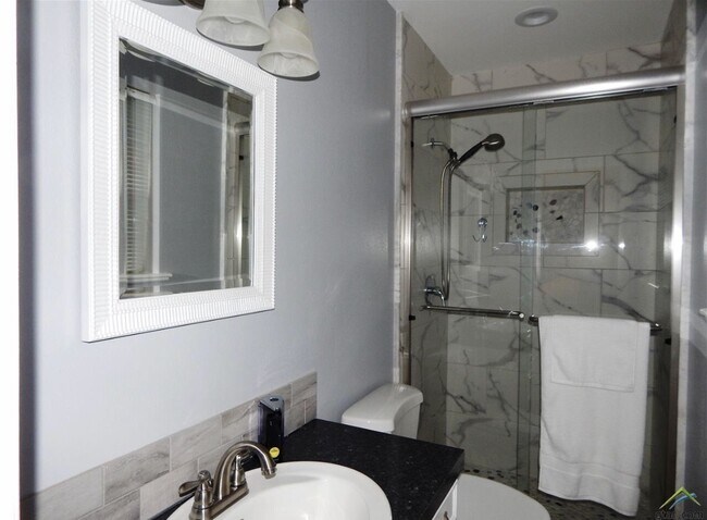 Building Photo - Coming Soon! Beautiful 3 bedroom 2 bath ho...