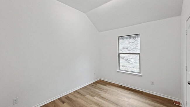 Building Photo - Spacious Single-Story Comfort with Covered Porch in Wilmer