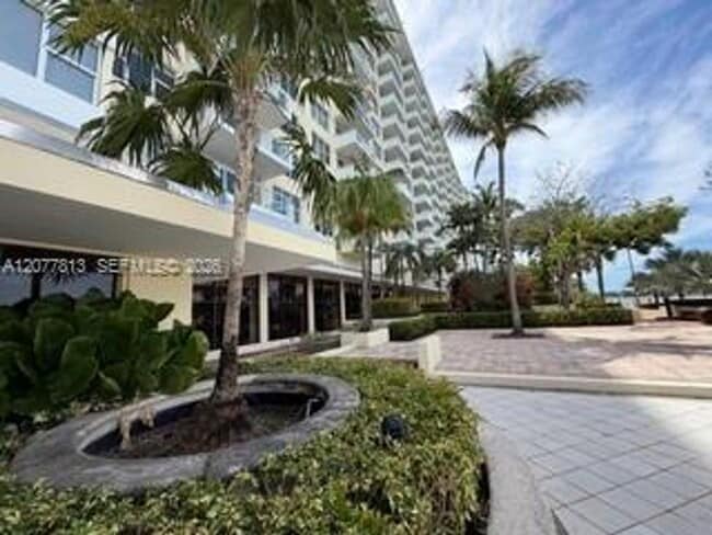 Building Photo - 5600 Collins Ave