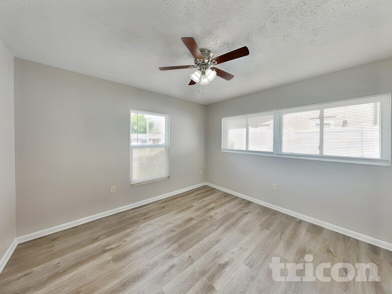 Building Photo - 604 Barkfield Loop