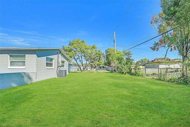 Building Photo - 5027 Kempston Dr