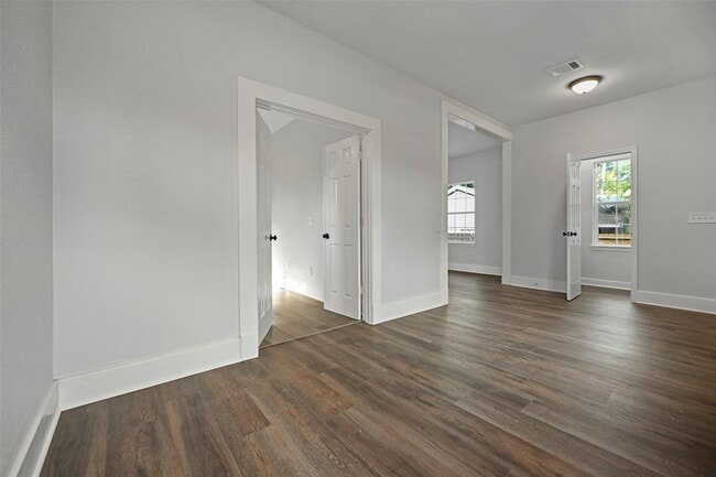 Building Photo - 17507 Wild Oak Dr