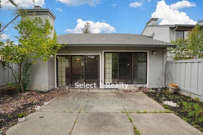 Building Photo - 546 La Corso Dr