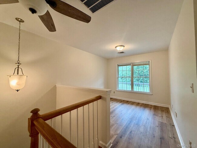 Building Photo - 73 Sandalwood Ln