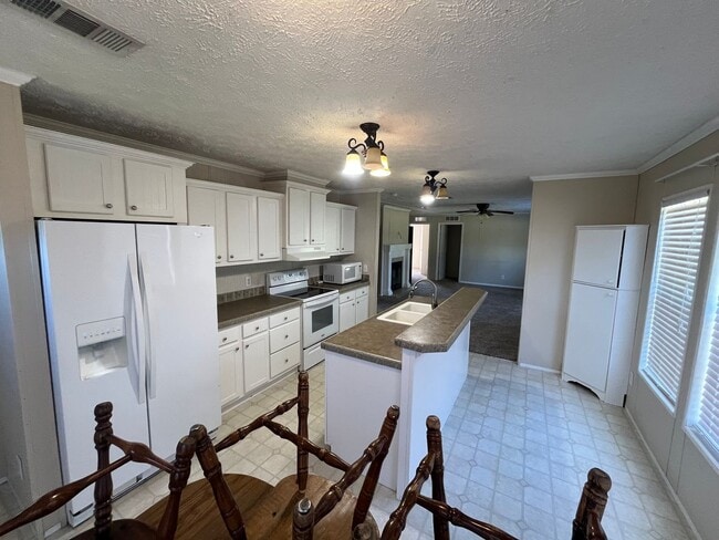 Building Photo - 3 Bedroom 2 Bath home on 1 acre in Wellborn
