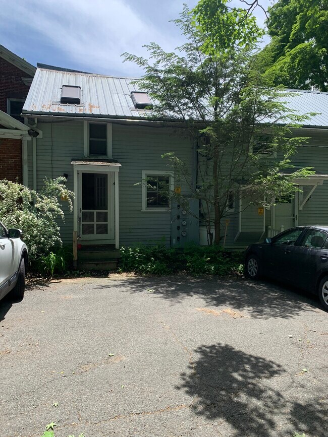 Building Photo - 410 Old Montague Rd