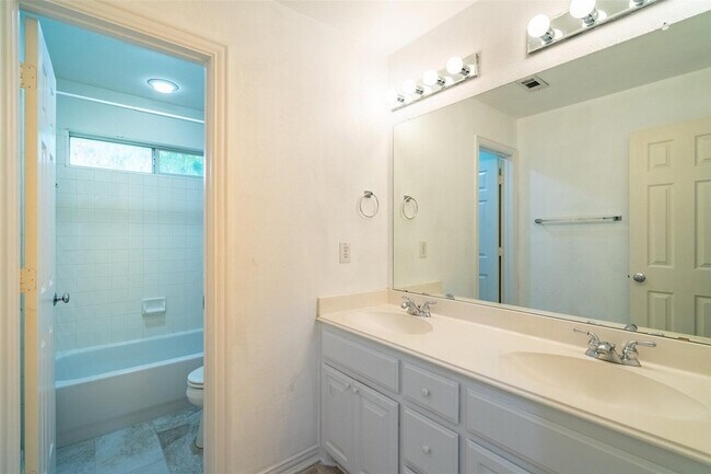 Building Photo - 3604 Blackwood Ct